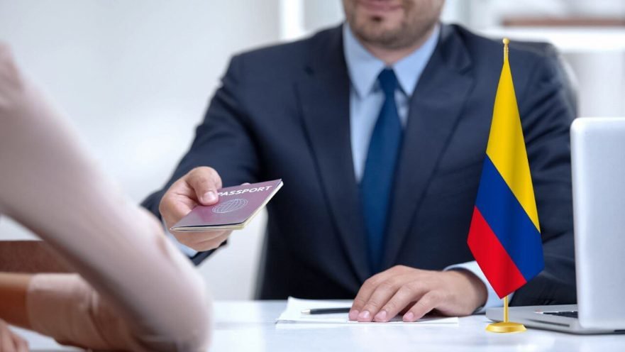 tramitar sus documentos desde el exterior