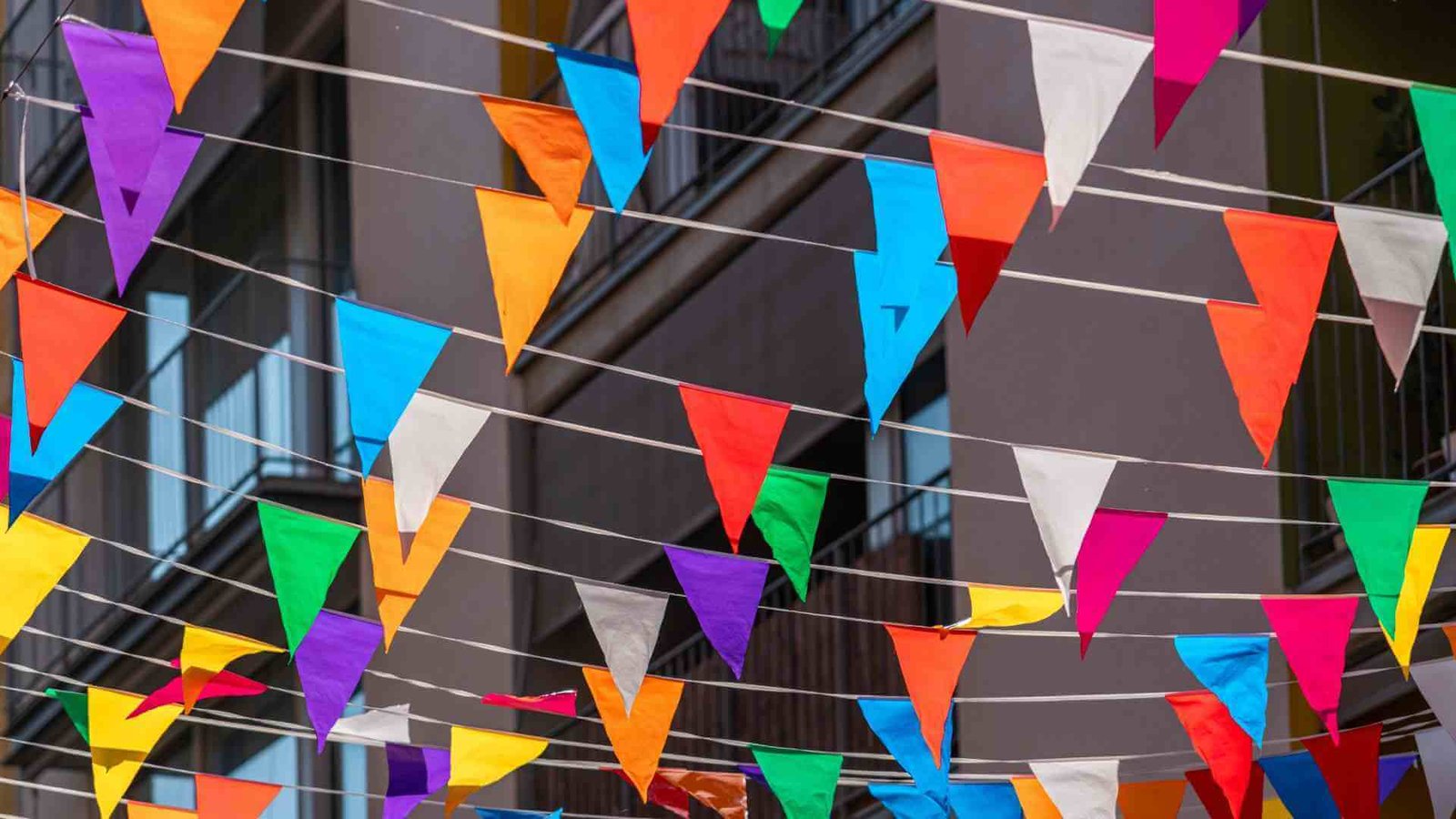  Verano en Barcelona: imagen de calle decorada