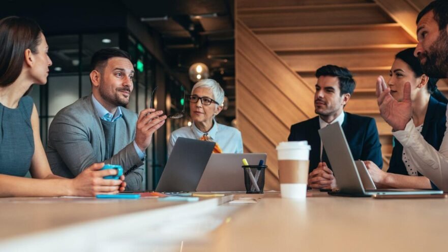 Buy Latino - Aquí Movement